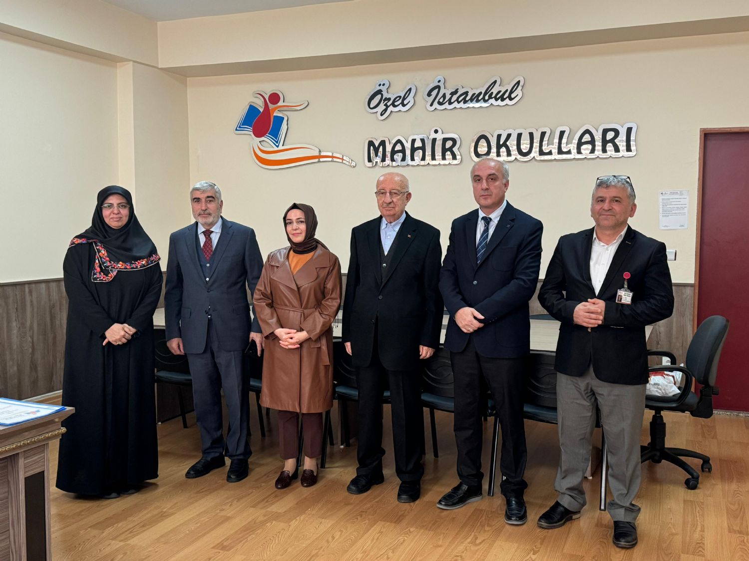 �l�e Milli E�itim M�d�r�m�z Say�n Hale Ba�ce �zba� Okulumuzda