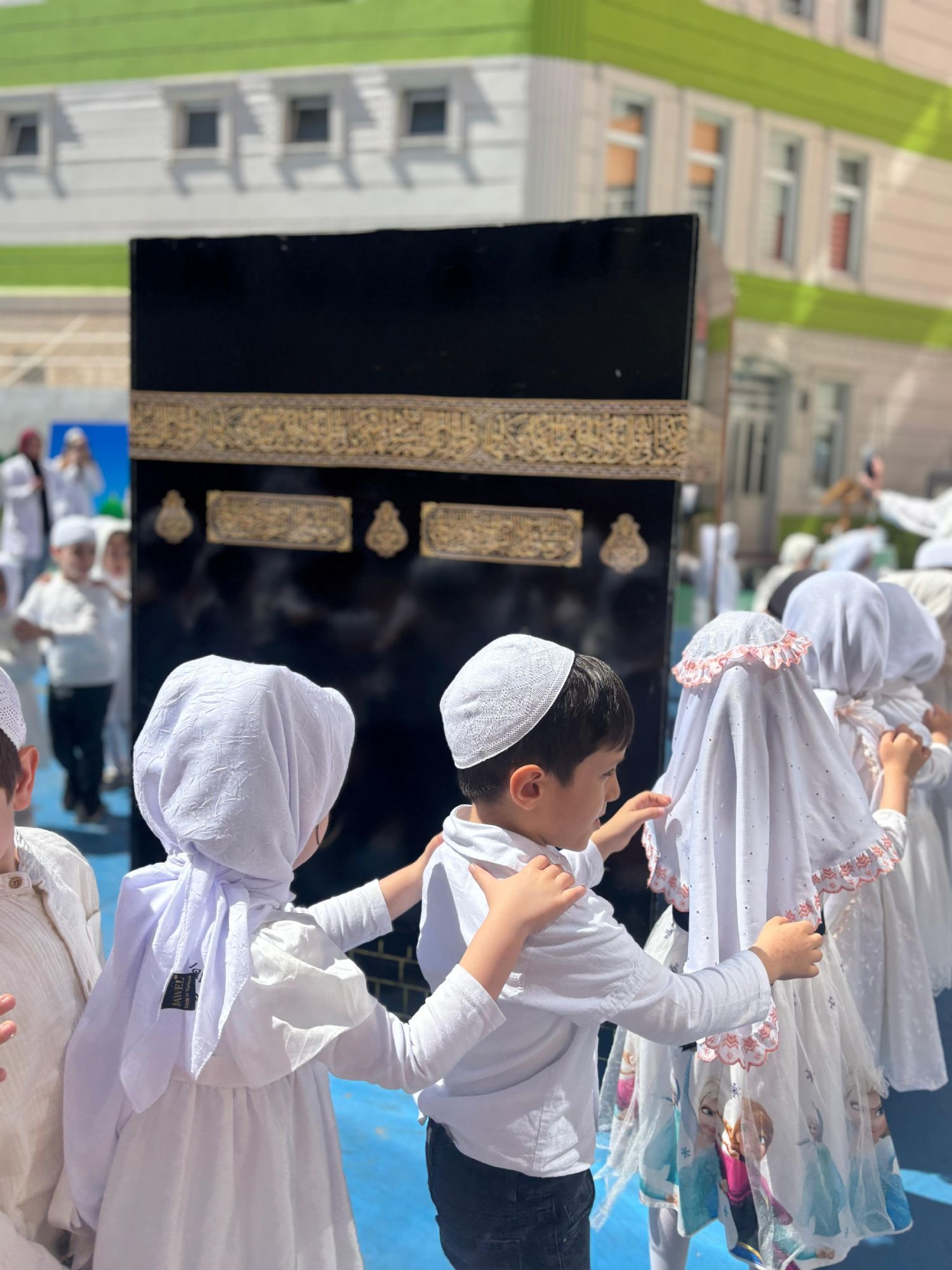 Kutsal Topraklara Yolculuk Dramas� Zaman�