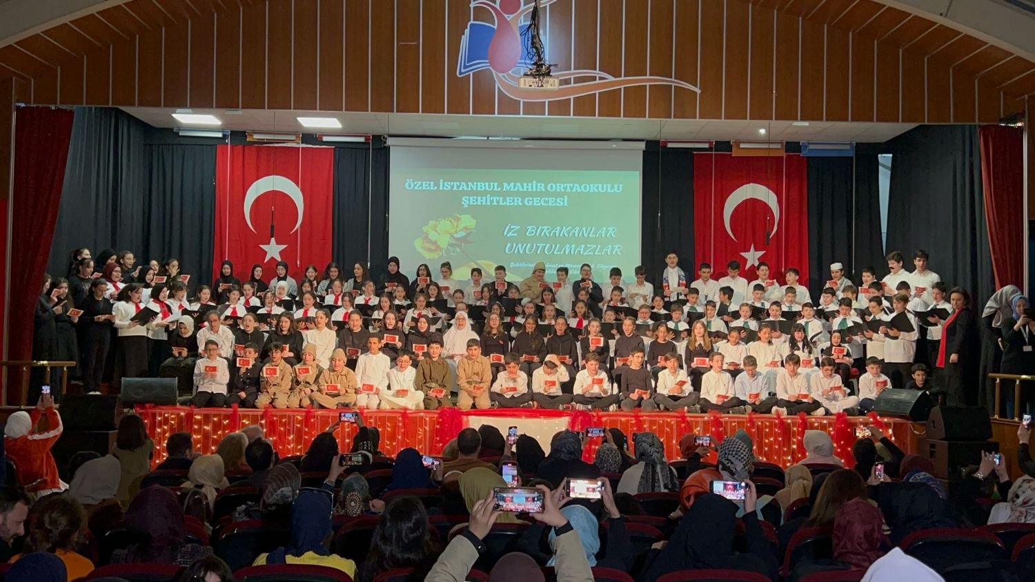 Mahir Okullar� �ehitler Gecesi